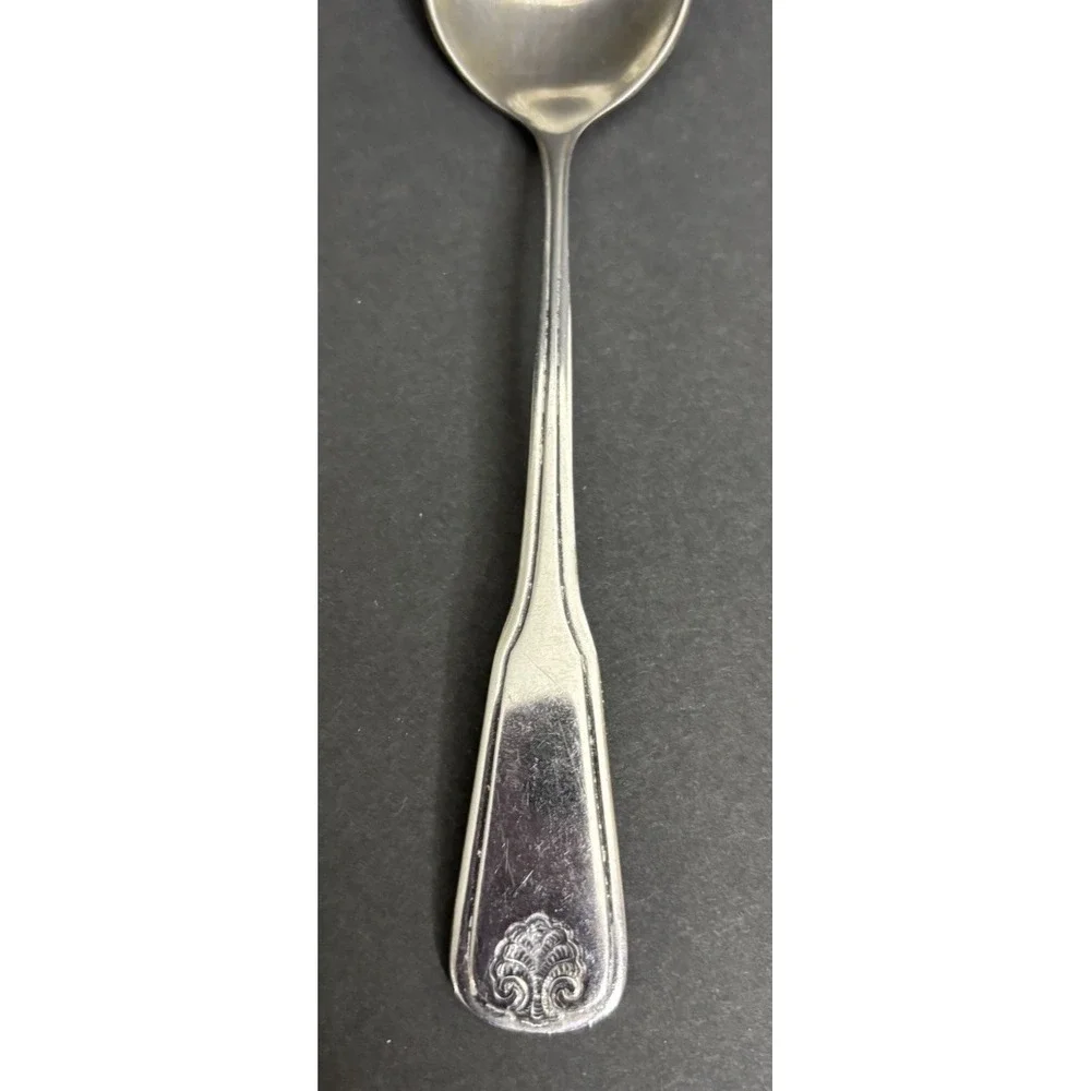 4 Oneida Colonial Mood Spoons 2 Teaspoons 2 Soup Spoons Shell Stainless